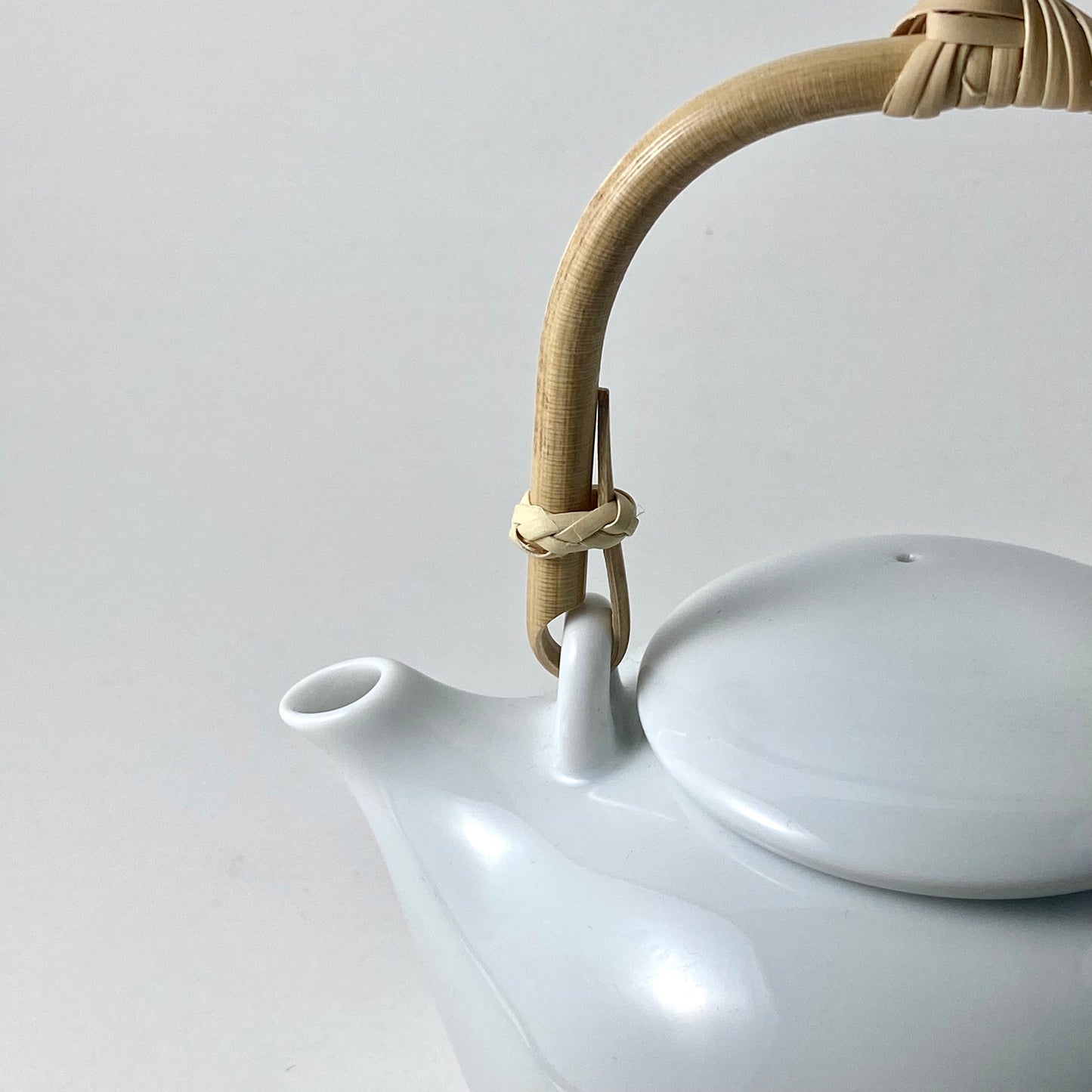 Miyama White Dobin Teapot