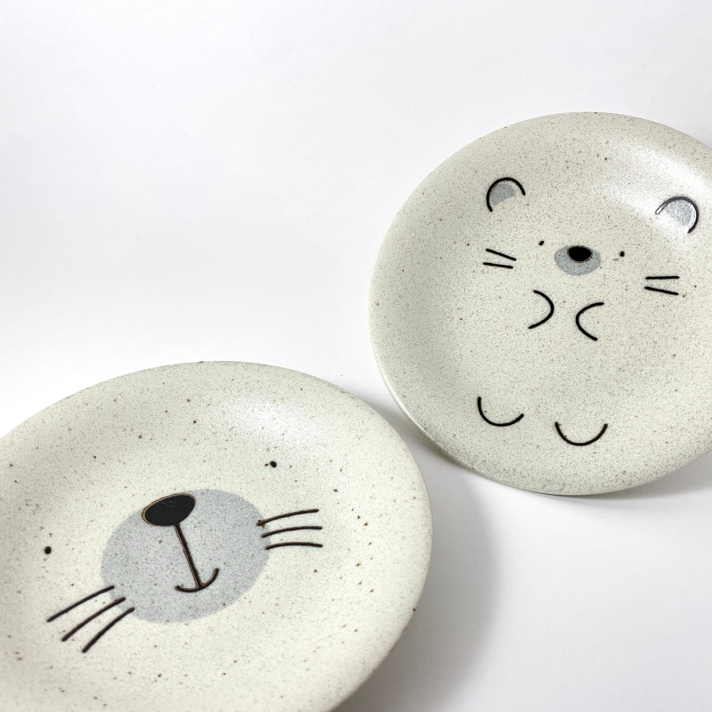 Mogumogu Hedgehog Small Plate