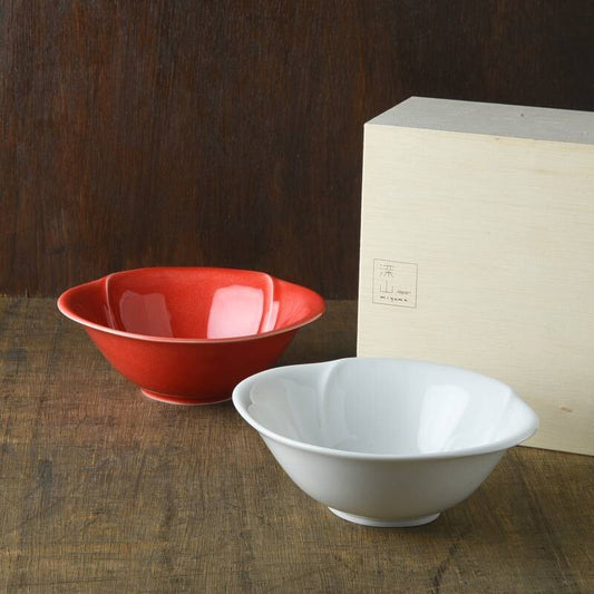 Miyama Tamatubaki Red and White Pair Bowl Gift Set