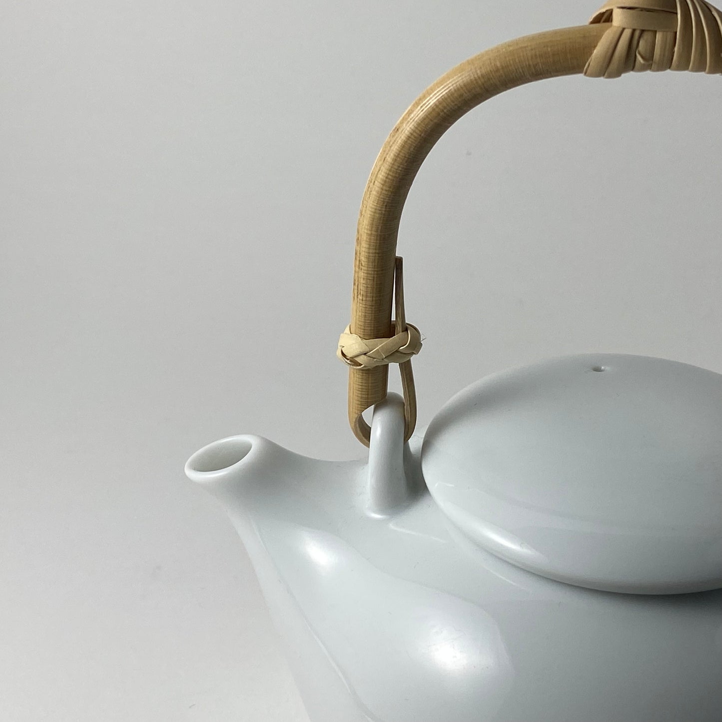 Miyama White Dobin Teapot